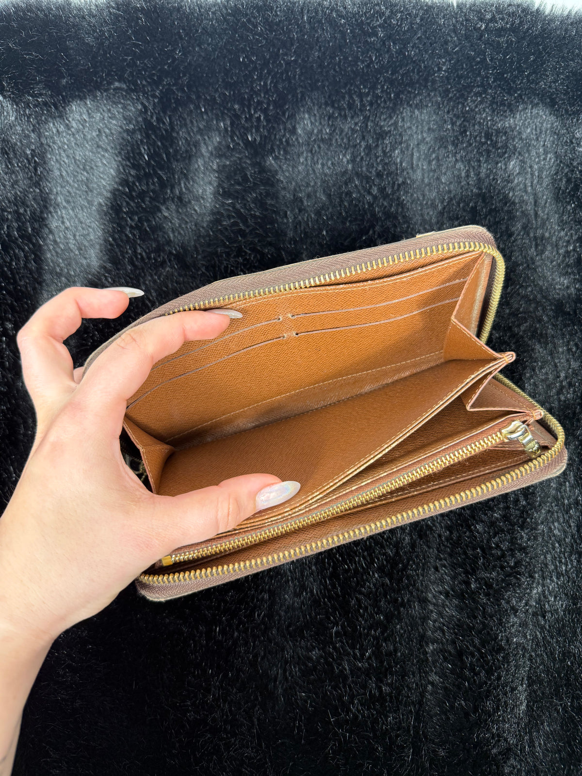 Louis Vuitton Zippy Wallet Monogram