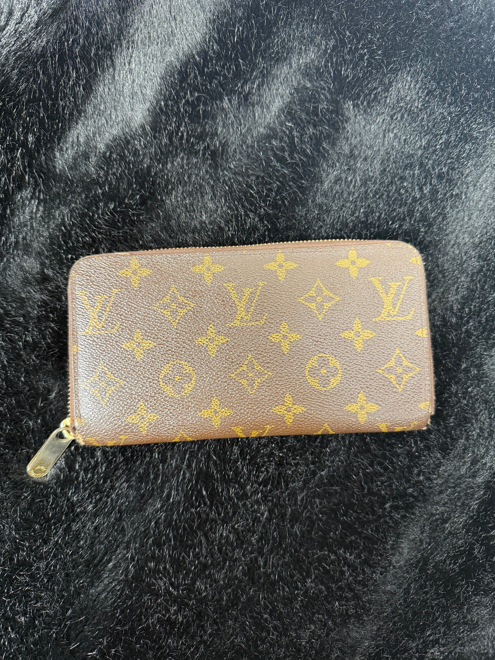 Louis Vuitton Zippy Wallet Monogram