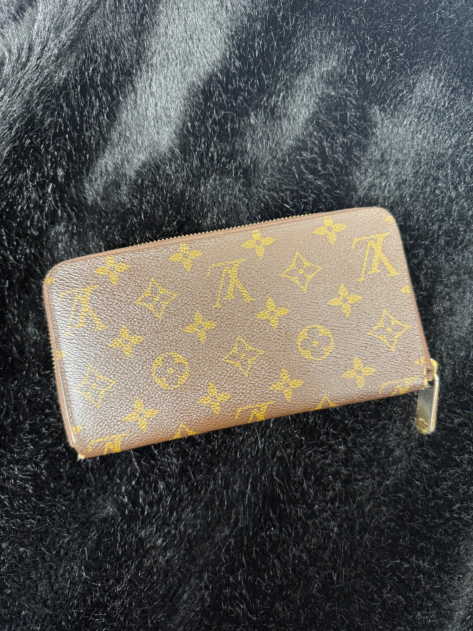 Louis Vuitton Zippy Wallet Monogram