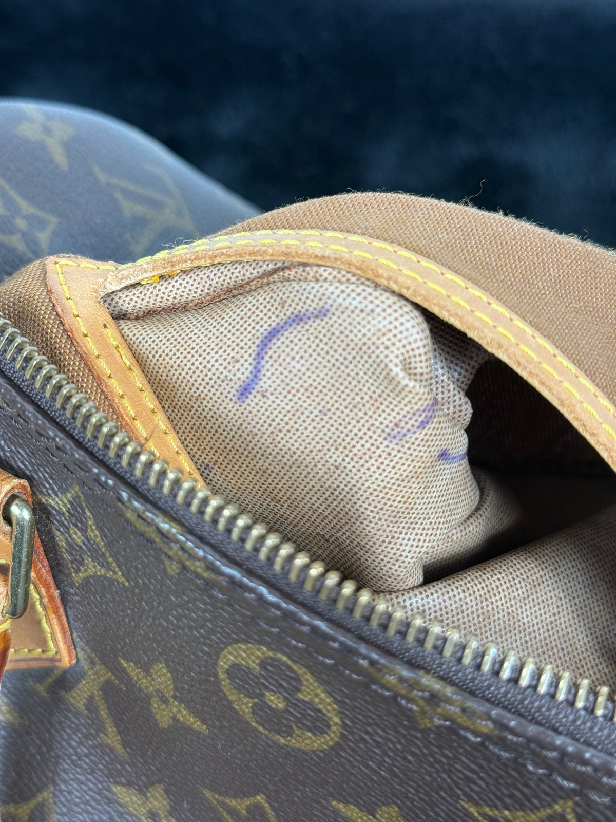 Louis Vuitton Speedy 30