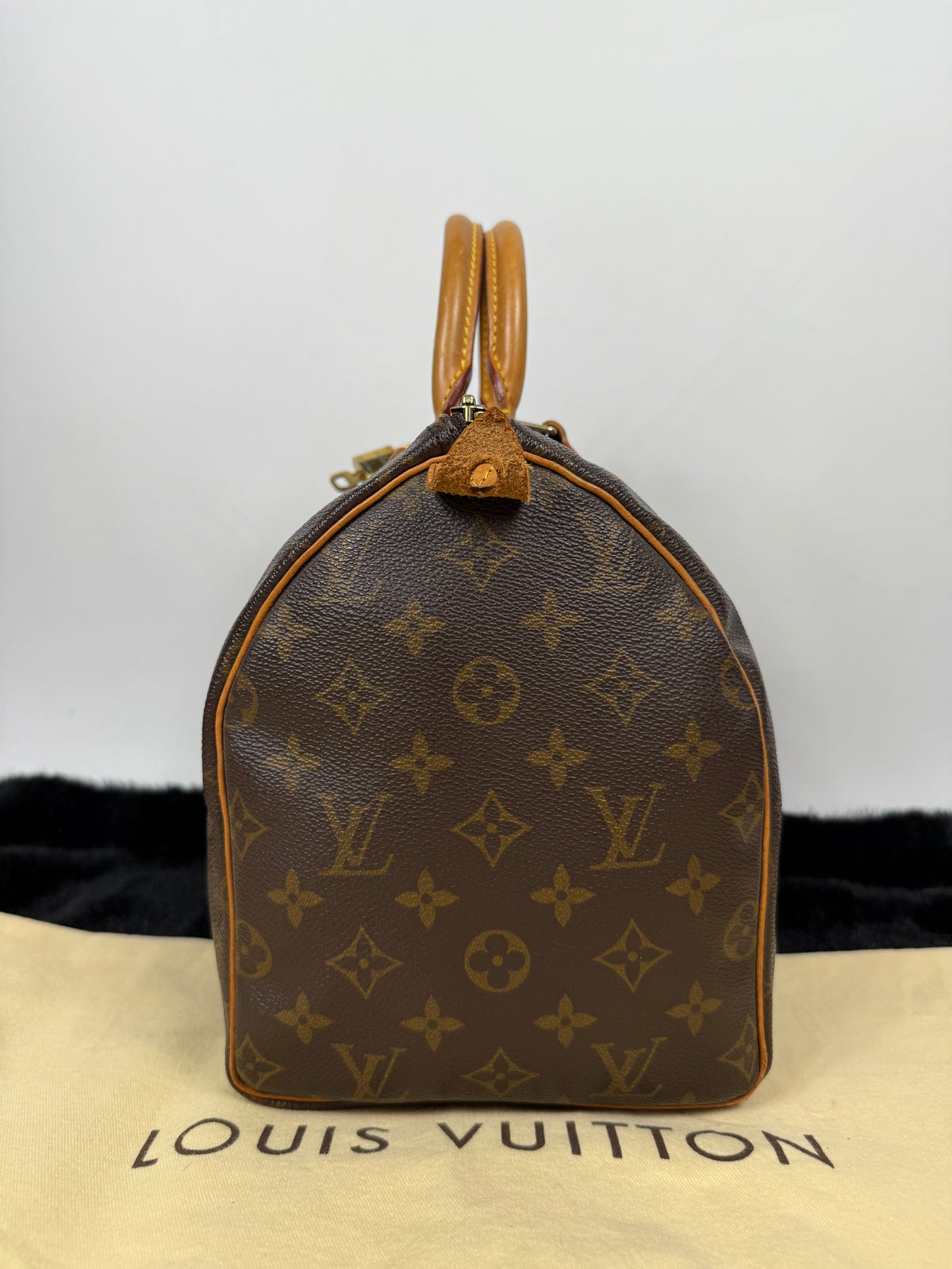 Louis Vuitton Speedy 30