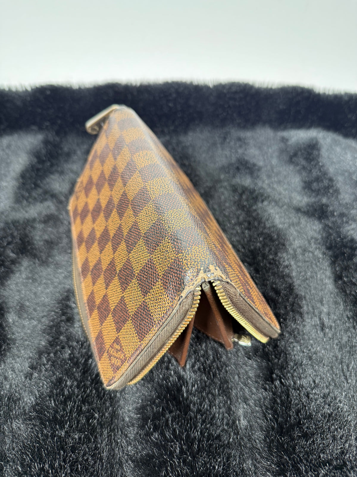 Louis Vuitton Zippy Wallet Damier
