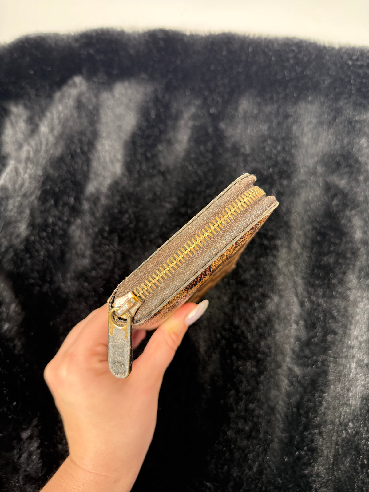 Louis Vuitton Zippy Wallet Damier