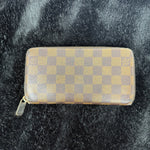 Louis Vuitton Zippy Wallet Damier