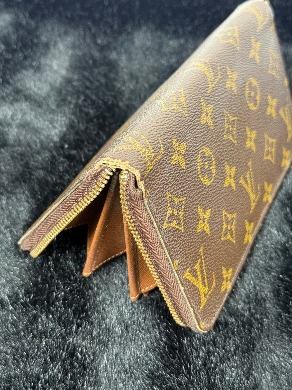 Louis Vuitton Zippy Wallet Monogram