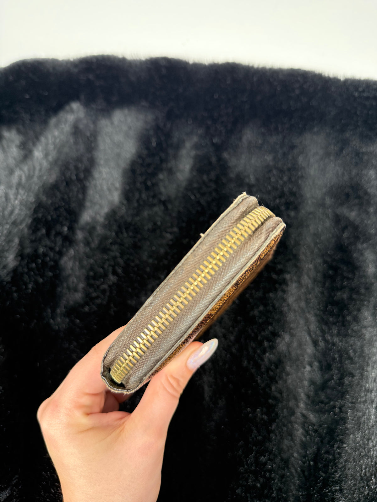 Louis Vuitton Zippy Wallet Damier