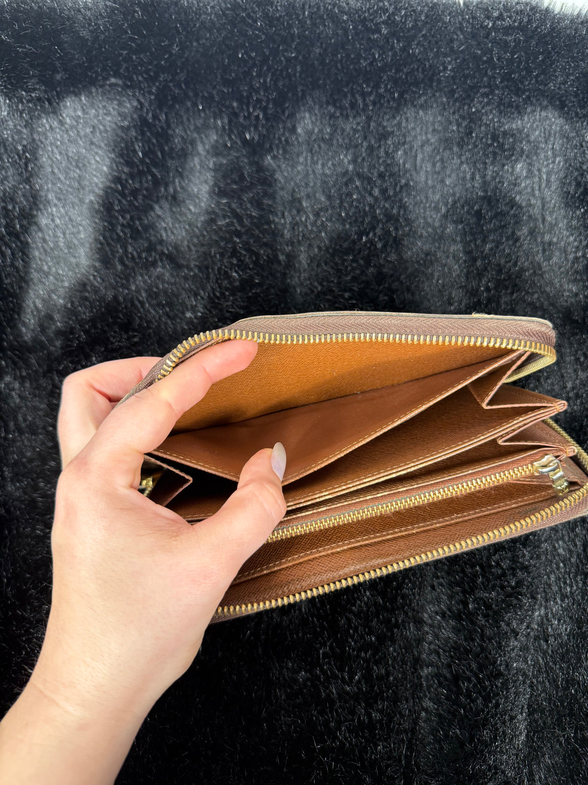 Louis Vuitton Zippy Wallet Monogram